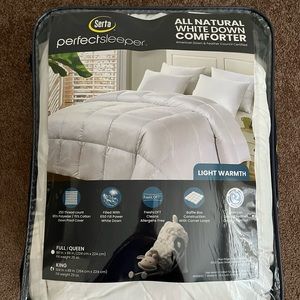 Queen Brand new Serta white down comforter
